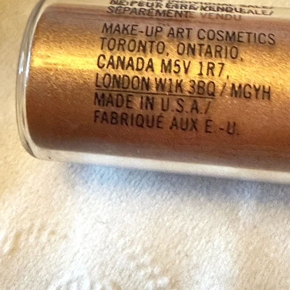 MAC Cosmetics Pigment in Gift of Glam